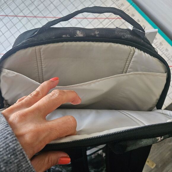 High Sierra Swoop SG Backpack 17" Laptop Pocket, Camo New w/tags - Picture 5 of 16